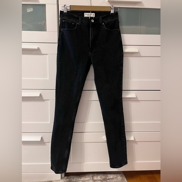 Abercrombie & Fitch High Rise Skinny Jean - Picture 5 of 9